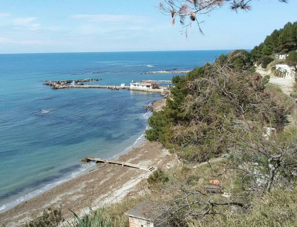 kallmi bukur kallmi beach