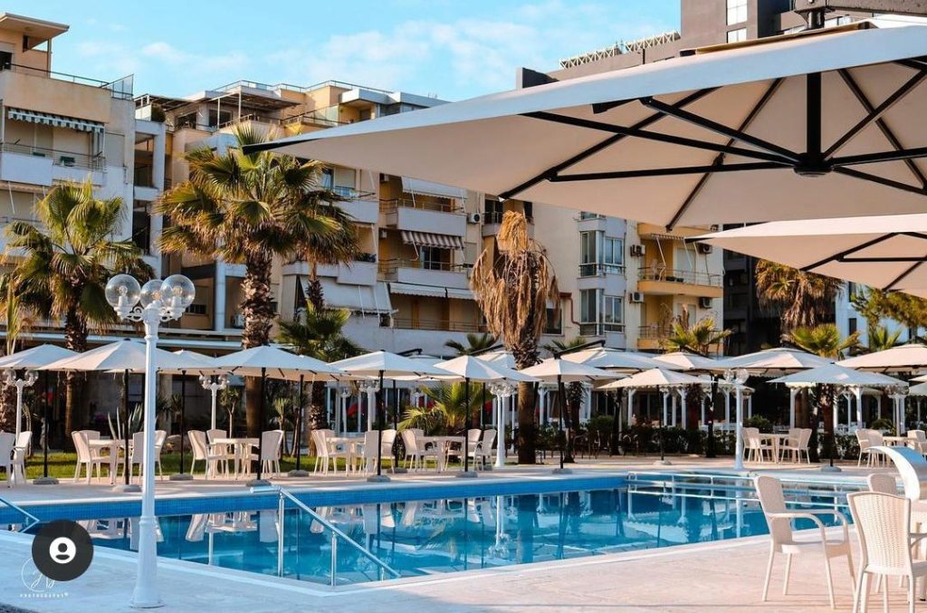 Bounty Hotel: Modernitet dhe Elegancë për Qëndrimin Tuaj