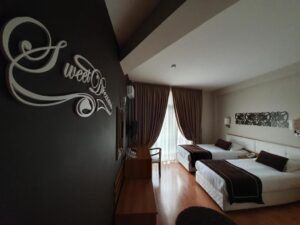 hotel arvi galeri 6 durresinfo